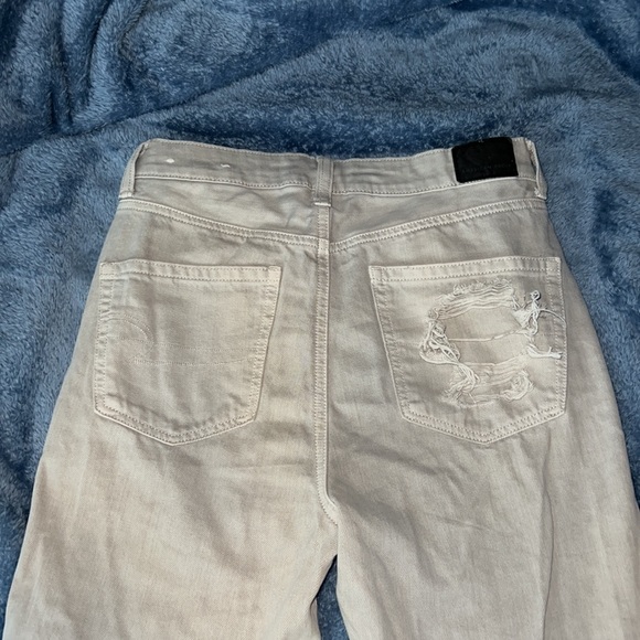 American Eagle high mom jeans the color tan-ISH brown size 2 not my style atm - Picture 3 of 4